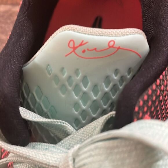 Nike Kobe Bryant Easter 10 Hot Lava Sunset Low Top Basketball Shoes - Picture 3 of 7